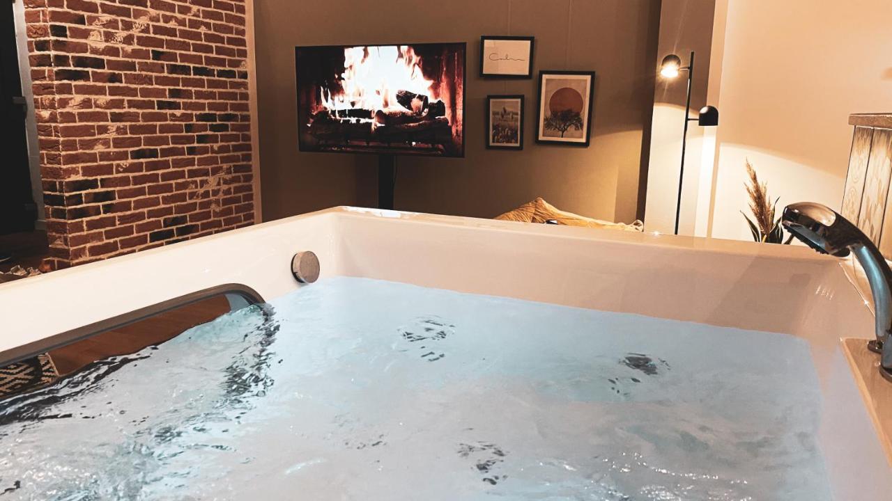 Stilvolles City-Loft Mit Privatem Whirlpool Trier Eksteriør bilde